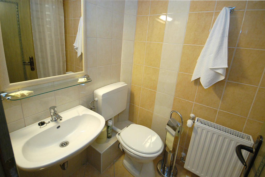 Hotel Bavaria Abda Rum bild